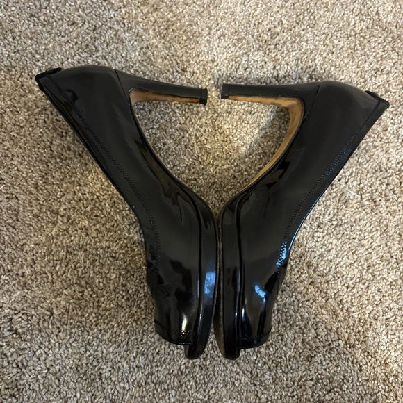 Stuart Weitzman Peep Toe Black Patent Leather Pump Heels Size 7 3” Heel - Picture 6 of 8